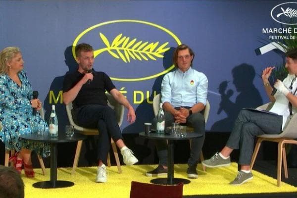 Data-driven and Data-influenced Storytelling